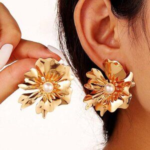 Women's Gold Metal Floral Flower Faux Pearl Earrings